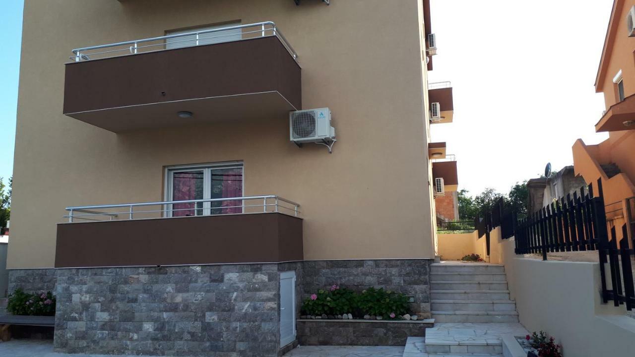 Apartmani Gaga Тиват Экстерьер фото