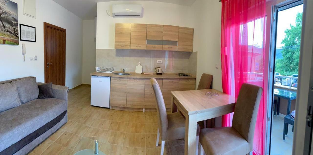 Apartmani Gaga Тиват Экстерьер фото